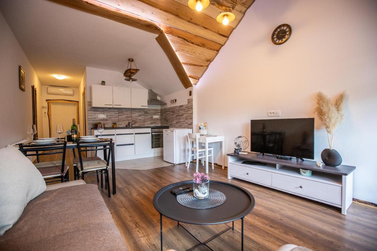 Apartman Mila Josipdol Ngoại thất bức ảnh