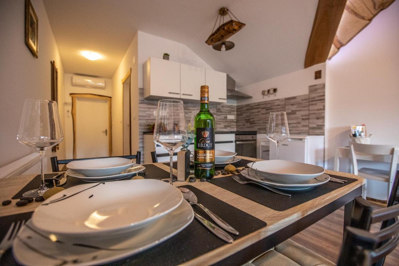 Apartman Mila Josipdol Ngoại thất bức ảnh